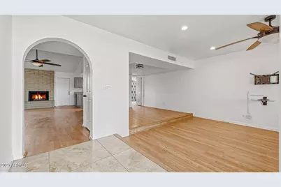 6233 W Desert Hills Drive, Glendale, AZ 85304 - Photo 3