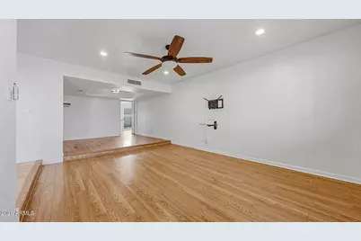 6233 W Desert Hills Drive, Glendale, AZ 85304 - Photo 5