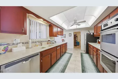 10631 W Roundelay Circle, Sun City, AZ 85351 - Photo 3