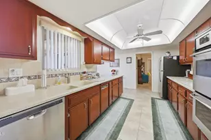 10631 W Roundelay Cir, Sun City, AZ 85351 - Photo 3