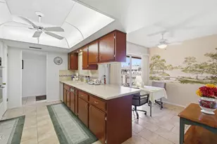 10631 W Roundelay Cir, Sun City, AZ 85351 - Photo 17