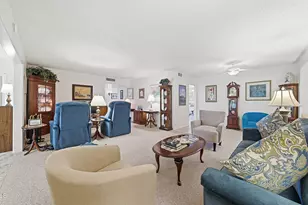 10631 W Roundelay Cir, Sun City, AZ 85351 - Photo 13