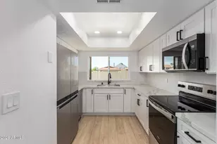 9411 S 45th Pl, Phoenix, AZ 85044 - Photo 11