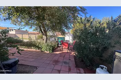 6108 W Pinchot Avenue, Phoenix, AZ 85033 - Photo 9