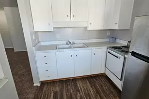 2575 W Berridge Ln, Phoenix, AZ 85017 - Photo 9