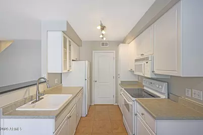 1701 E Colter Street #11, Phoenix, AZ 85016 - Photo 5