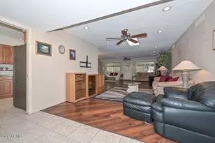 10734 W El Capitan Cir, Sun City, AZ 85351 - Photo 13