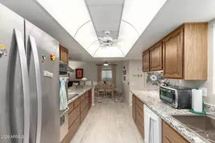 9705 W Oak Ridge Dr, Sun City, AZ 85351 - Photo 3