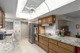 9705 W Oak Ridge Dr, Sun City, AZ 85351 - Photo 5