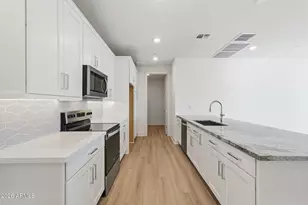 2121 W Sonoran Desert Dr, Phoenix, AZ 85085 - Photo 3