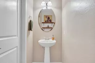 7745 W Bonitos Dr, Phoenix, AZ 85035 - Photo 25