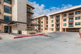 7300 E Earll Dr, Scottsdale, AZ 85251 - Photo 25