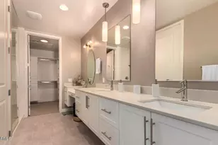 7300 E Earll Dr, Scottsdale, AZ 85251 - Photo 17