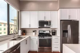 7300 E Earll Dr, Scottsdale, AZ 85251 - Photo 9