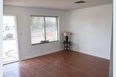 7825 W Flower Street, Phoenix, AZ 85033 - Photo 3