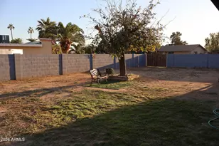 7825 W Flower St, Phoenix, AZ 85033 - Photo 17