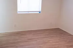 7825 W Flower St, Phoenix, AZ 85033 - Photo 13