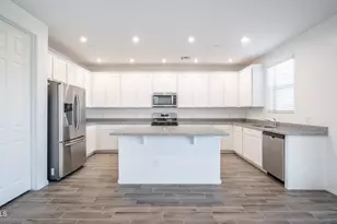 13370 W Eagle Feather Rd, Peoria, AZ 85383 - Photo 5