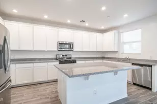 13370 W Eagle Feather Rd, Peoria, AZ 85383 - Photo 7