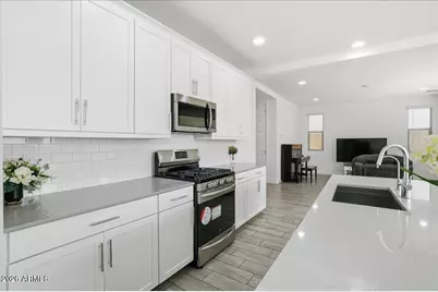 2327 E Ridgewood Lane, Gilbert, AZ 85298 - Photo 9