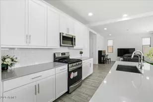 2327 E Ridgewood Ln, Gilbert, AZ 85298 - Photo 9