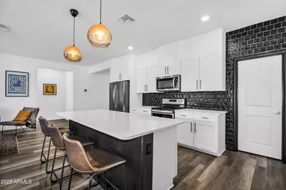 1747 E Grove Street, Phoenix, AZ 85040 - Photo 11