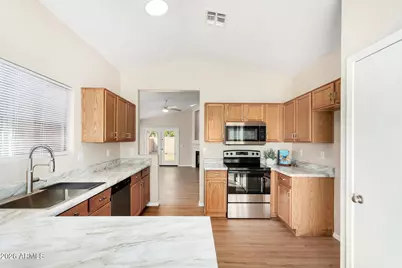 9426 W Cinnabar Avenue, Peoria, AZ 85345 - Photo 11