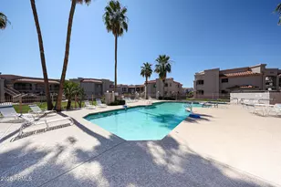 9151 W Greenway Rd, Peoria, AZ 85381 - Photo 27