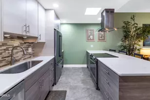 10030 W Royal Oak Rd, Sun City, AZ 85351 - Photo 11