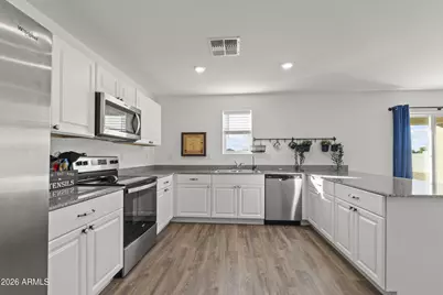 83 S Naples Lane, Casa Grande, AZ 85122 - Photo 5