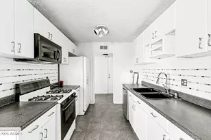 6767 N 7th St, Phoenix, AZ 85014 - Photo 11