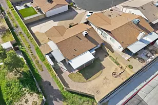 10219 N 39th Dr, Phoenix, AZ 85051 - Photo 43