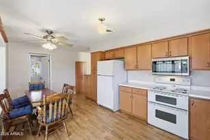 10219 N 39th Dr, Phoenix, AZ 85051 - Photo 11