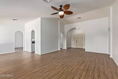 18853 N 40th Place, Phoenix, AZ 85050 - Photo 9