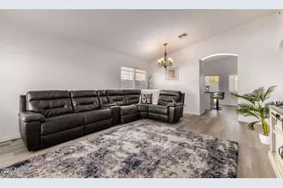 22001 N 35th Drive, Glendale, AZ 85310 - Photo 3