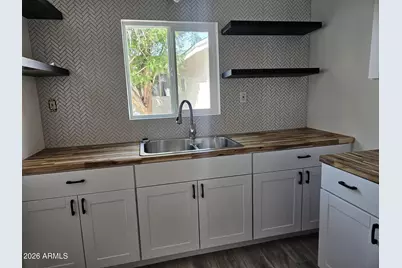 819 E Apollo Road, Phoenix, AZ 85042 - Photo 9
