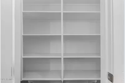 8046 N 54th Lane, Glendale, AZ 85302 - Photo 3