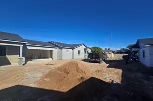 454 S Pioneer, Mesa, AZ 85204 - Photo 5