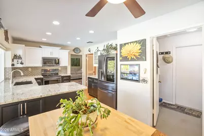 2638 E Desert Cove Avenue, Phoenix, AZ 85028 - Photo 9