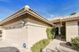 9020 E Coopers Hawk Dr, Sun Lakes, AZ 85248 - Photo 3