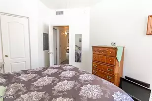 9151 W Greenway Rd, Peoria, AZ 85381 - Photo 17