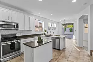 17646 W Statler Dr, Surprise, AZ 85388 - Photo 13