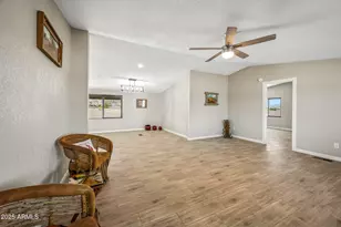 13050 N Breeze Way, Maricopa, AZ 85139 - Photo 17