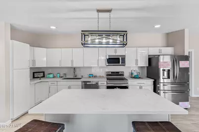 13050 N Breeze Way, Maricopa, AZ 85139 - Photo 5