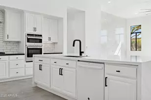 22423 N 54th Pl, Phoenix, AZ 85054 - Photo 35