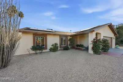 2647 E Cholla Street, Phoenix, AZ 85028 - Photo 1