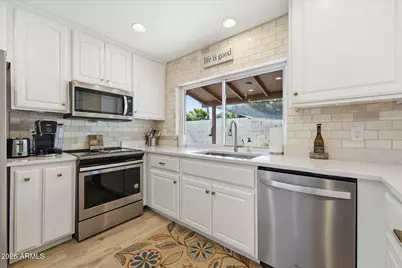 2647 E Cholla Street, Phoenix, AZ 85028 - Photo 13