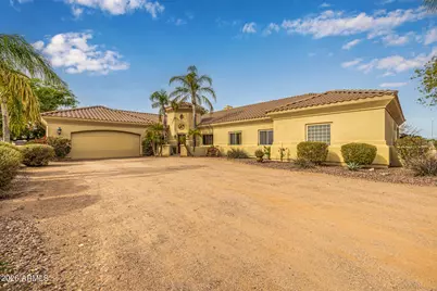 25614 W Melanie Drive, Wittmann, AZ 85361 - Photo 11