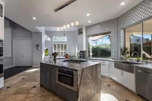 9030 N 48th Pl, Paradise Valley, AZ 85253 - Photo 9