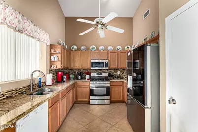 11321 W Piccadilly Road, Avondale, AZ 85392 - Photo 11